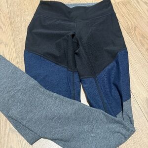 Outdoor Voices 3 Tone 7/8 Leggings